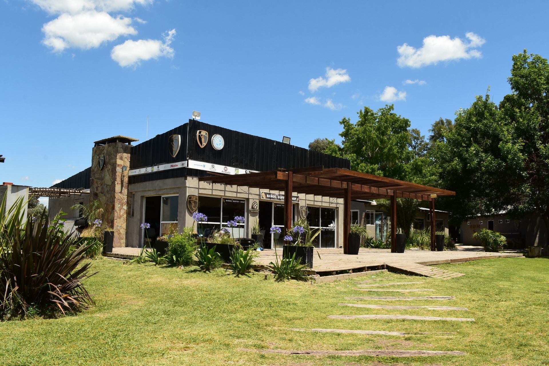 Edificio principal de la sede D10 Football Club
