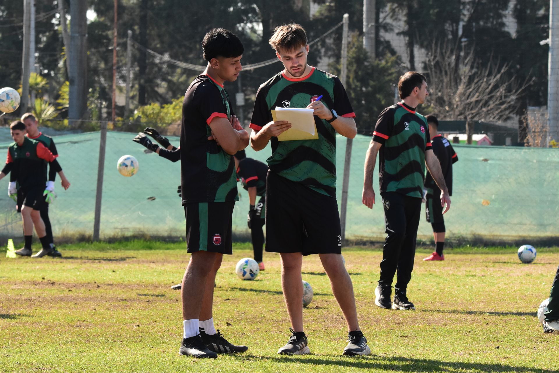 Trabajo en equipo en la Academia Marcelo Barovero
